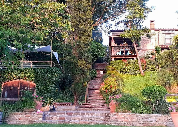 Tuscan Farm With Spectacular Views